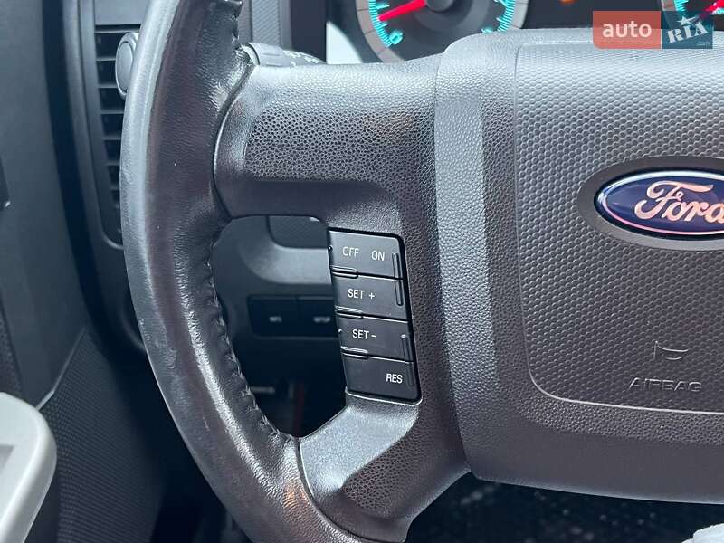 Позашляховик / Кросовер Ford Escape 2009 в Києві