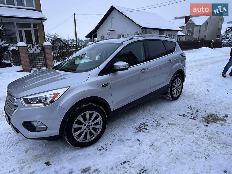 Позашляховик / Кросовер Ford Escape 2018 в Луцьку