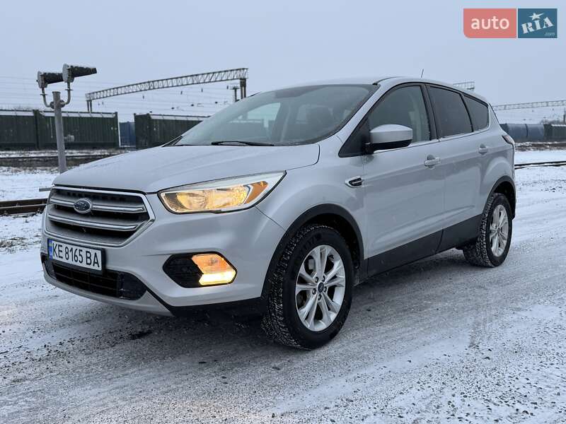 Позашляховик / Кросовер Ford Escape 2017 в Миргороді