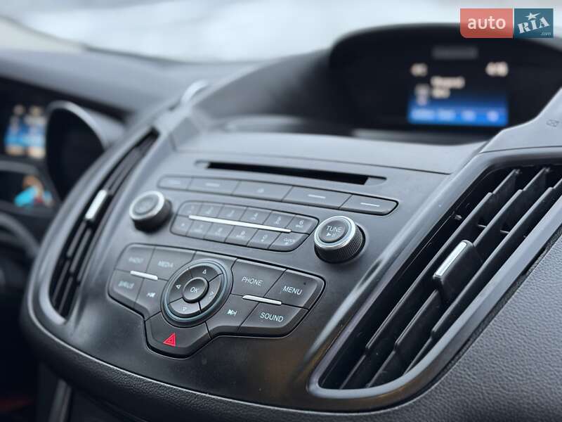 Позашляховик / Кросовер Ford Escape 2017 в Миргороді