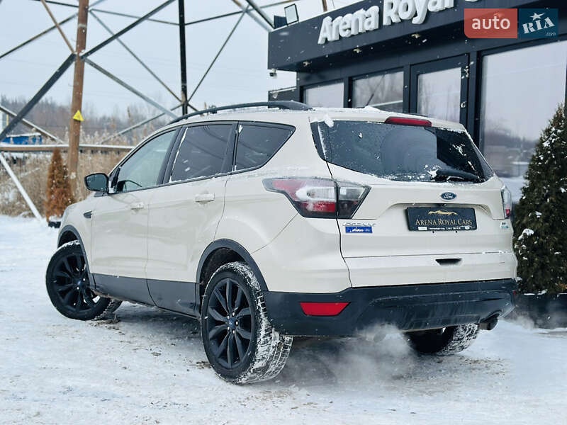 Внедорожник / Кроссовер Ford Escape 2017 в Харькове