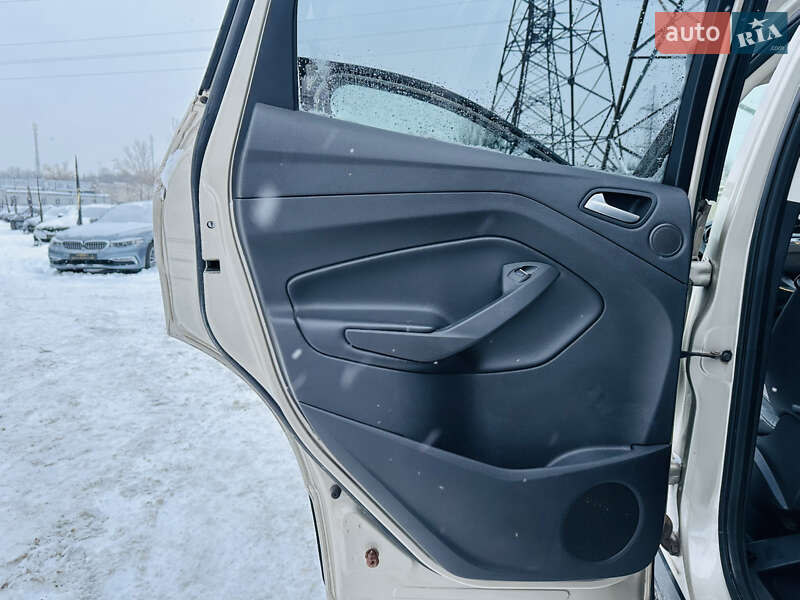 Внедорожник / Кроссовер Ford Escape 2017 в Харькове