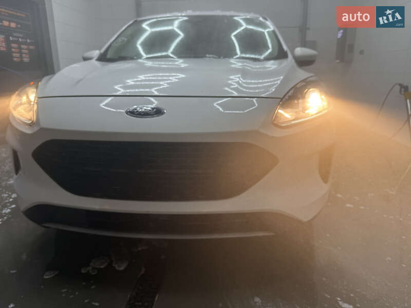 Внедорожник / Кроссовер Ford Escape 2020 в Черкассах
