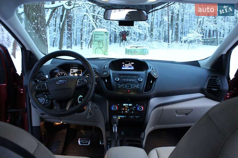 Внедорожник / Кроссовер Ford Escape 2016 в Чернигове