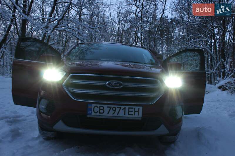 Внедорожник / Кроссовер Ford Escape 2016 в Чернигове