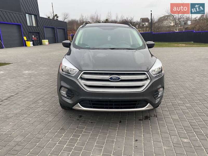 Позашляховик / Кросовер Ford Escape 2018 в Львові