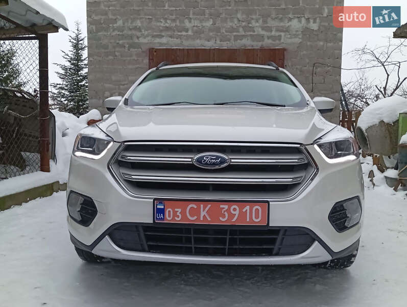 Позашляховик / Кросовер Ford Escape 2018 в Львові