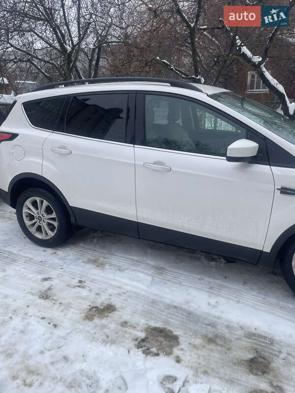 Позашляховик / Кросовер Ford Escape 2018 в Львові