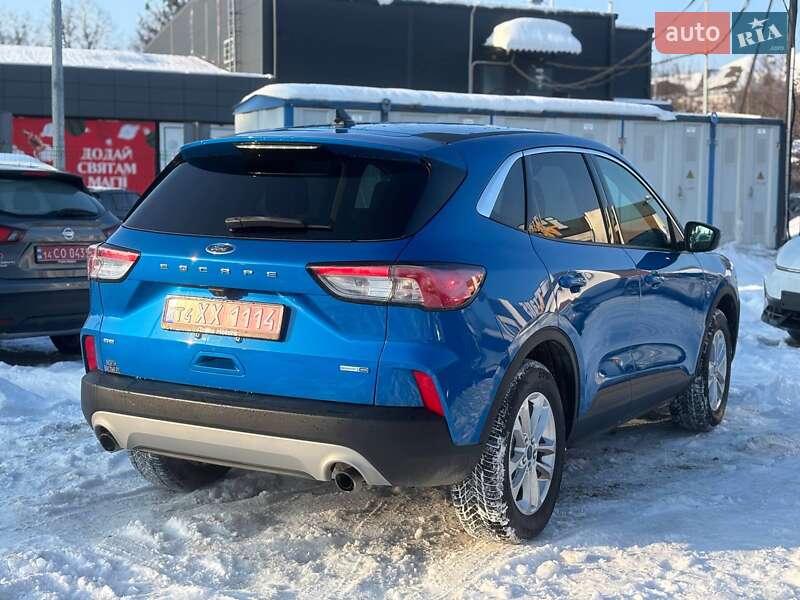 Позашляховик / Кросовер Ford Escape 2019 в Стрию