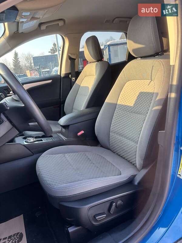 Позашляховик / Кросовер Ford Escape 2019 в Стрию