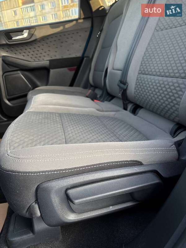 Позашляховик / Кросовер Ford Escape 2019 в Стрию