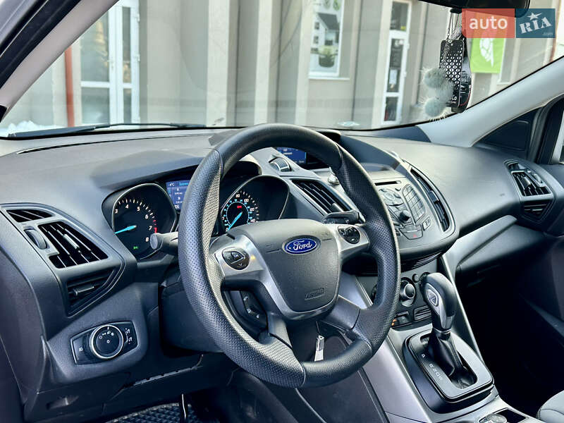 Позашляховик / Кросовер Ford Escape 2015 в Дрогобичі