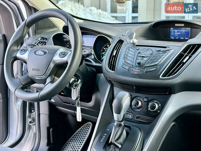 Позашляховик / Кросовер Ford Escape 2015 в Дрогобичі