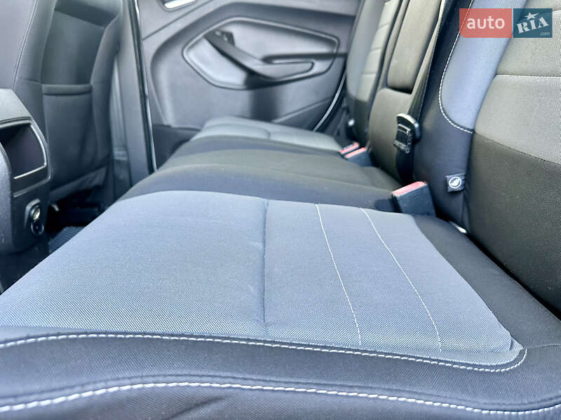 Позашляховик / Кросовер Ford Escape 2015 в Дрогобичі