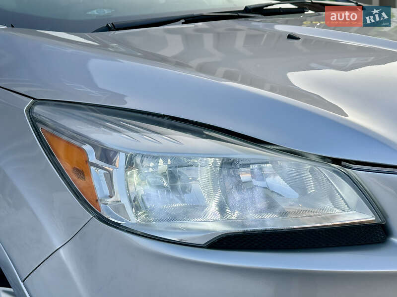 Позашляховик / Кросовер Ford Escape 2015 в Дрогобичі