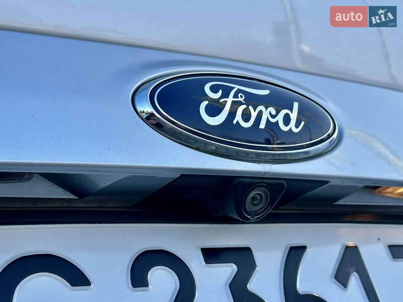 Позашляховик / Кросовер Ford Escape 2015 в Дрогобичі