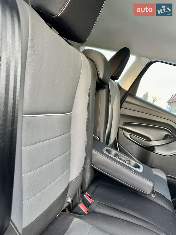 Позашляховик / Кросовер Ford Escape 2015 в Дрогобичі