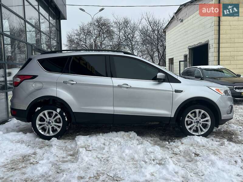Внедорожник / Кроссовер Ford Escape 2018 в Ивано-Франковске