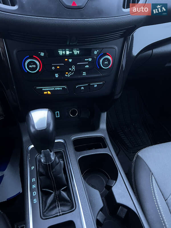 Позашляховик / Кросовер Ford Escape 2017 в Львові