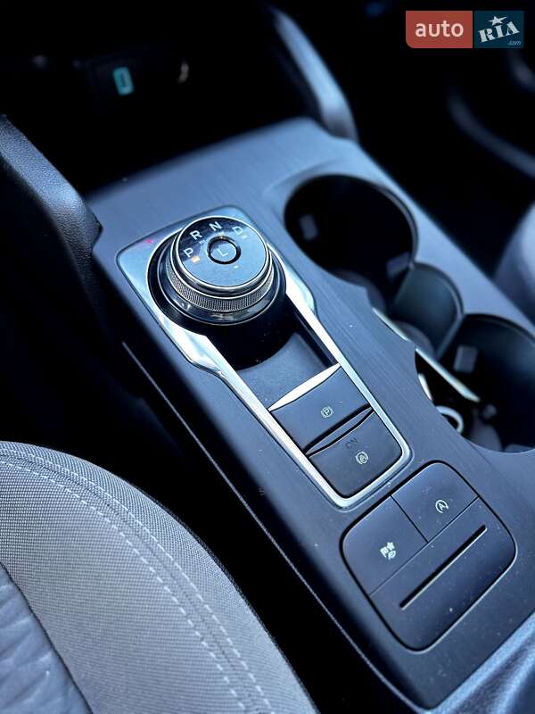 Внедорожник / Кроссовер Ford Escape 2020 в Барышевке