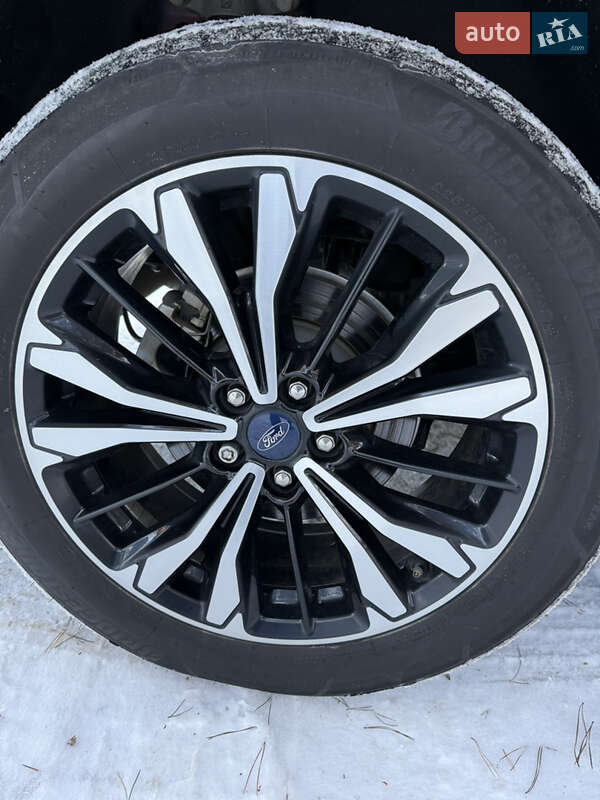 Позашляховик / Кросовер Ford Escape 2021 в Гайвороні