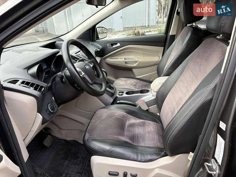 Внедорожник / Кроссовер Ford Escape 2015 в Николаеве