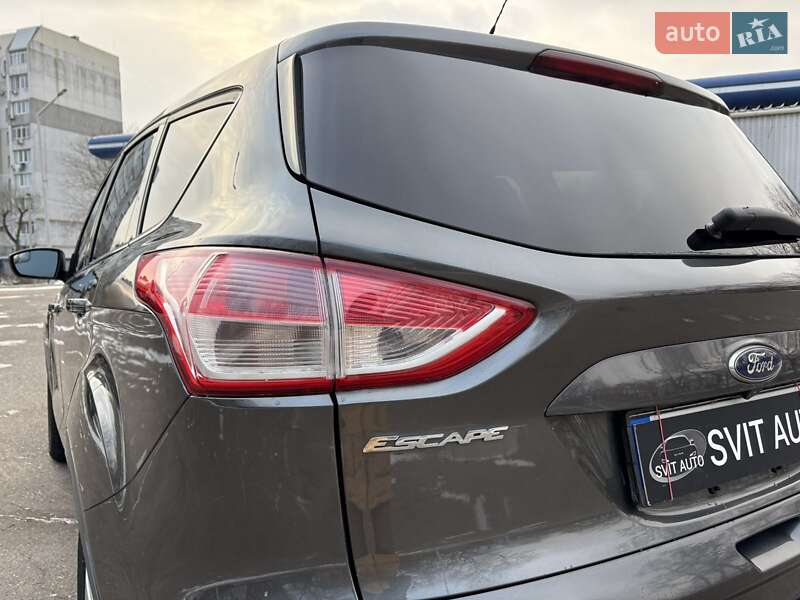 Внедорожник / Кроссовер Ford Escape 2015 в Николаеве