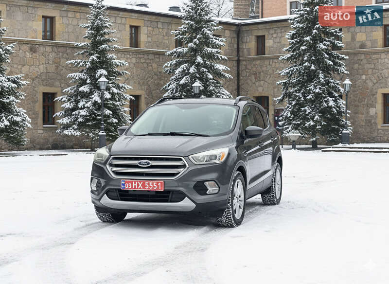 Внедорожник / Кроссовер Ford Escape 2017 в Львове