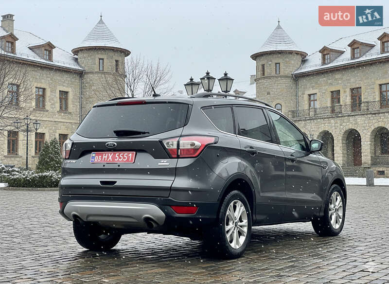 Внедорожник / Кроссовер Ford Escape 2017 в Львове