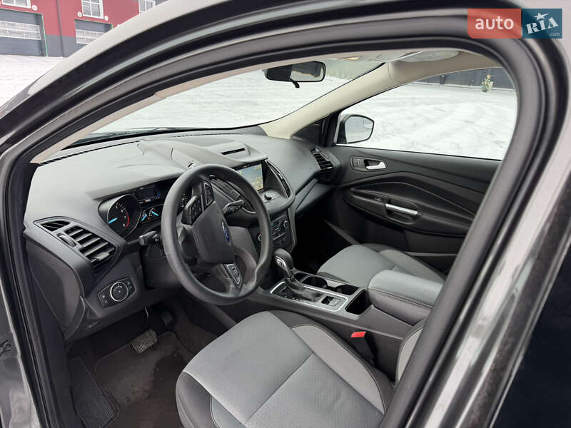 Позашляховик / Кросовер Ford Escape 2018 в Дубні