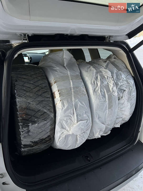 Внедорожник / Кроссовер Ford Escape 2016 в Сарнах