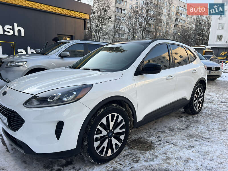 Позашляховик / Кросовер Ford Escape 2020 в Харкові