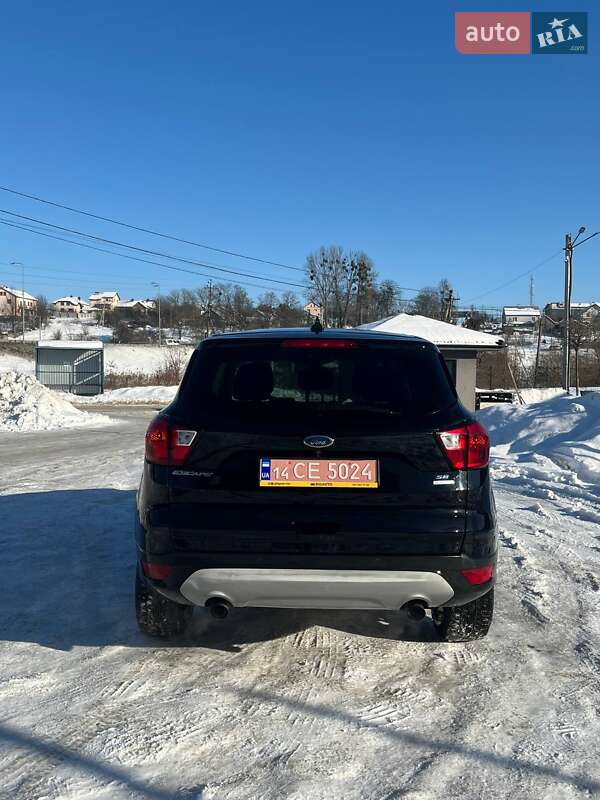 Позашляховик / Кросовер Ford Escape 2019 в Львові