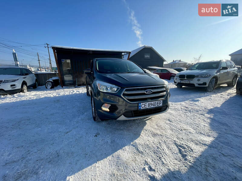 Позашляховик / Кросовер Ford Escape 2017 в Чернівцях
