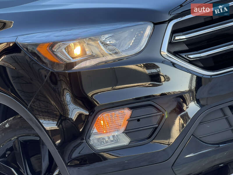 Позашляховик / Кросовер Ford Escape 2018 в Дрогобичі