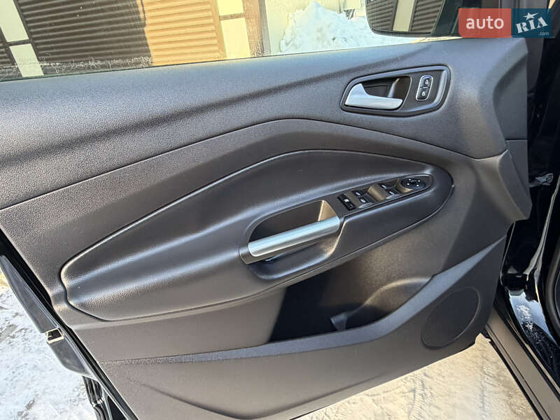 Позашляховик / Кросовер Ford Escape 2018 в Дрогобичі