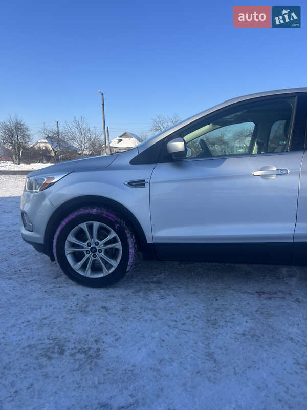 Внедорожник / Кроссовер Ford Escape 2016 в Виннице