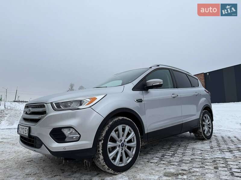 Внедорожник / Кроссовер Ford Escape 2018 в Хмельницком