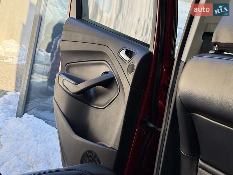 Позашляховик / Кросовер Ford Escape 2019 в Дрогобичі