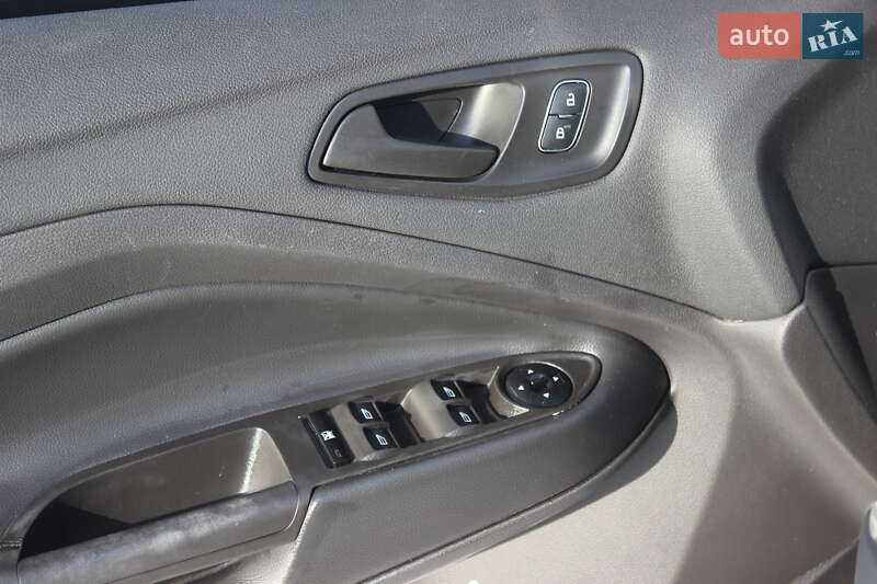 Позашляховик / Кросовер Ford Escape 2018 в Дніпрі