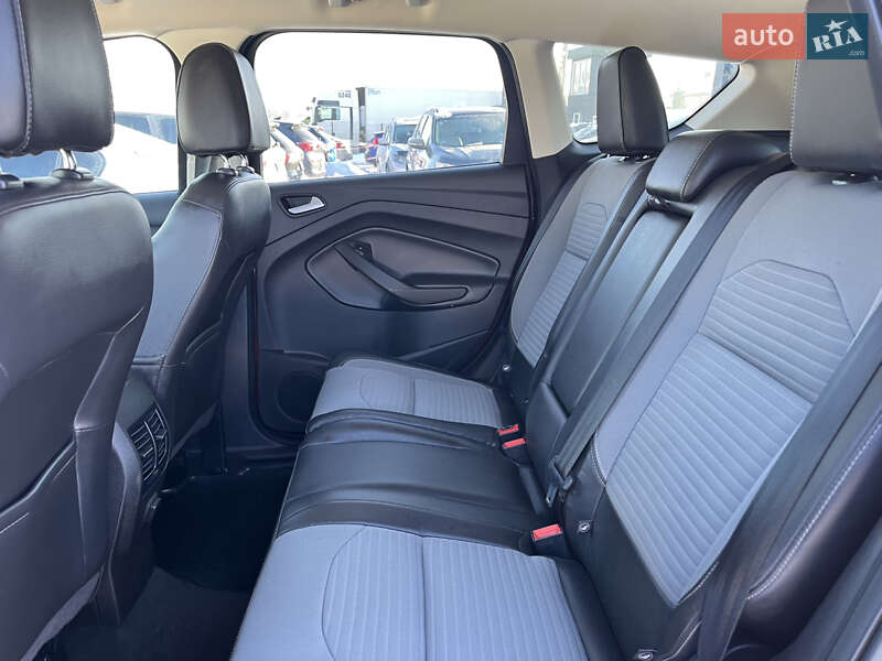 Позашляховик / Кросовер Ford Escape 2017 в Львові