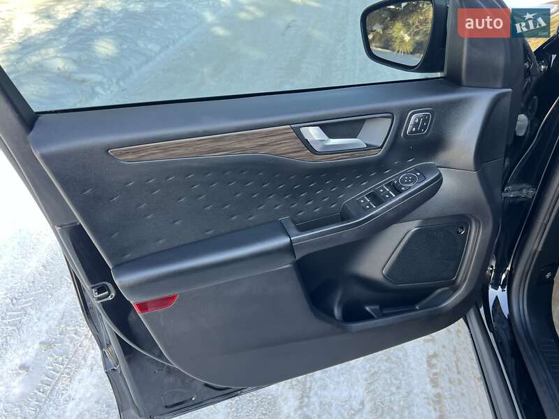 Внедорожник / Кроссовер Ford Escape 2020 в Днепре фото 48 Внедорожник / Кроссовер Ford Escape 2020 в Днепре