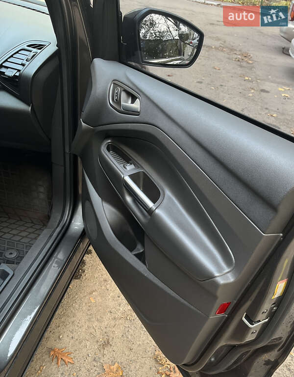 Внедорожник / Кроссовер Ford Escape 2016 в Черкассах