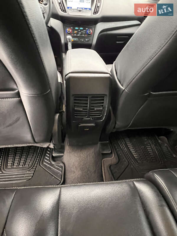 Внедорожник / Кроссовер Ford Escape 2016 в Киеве