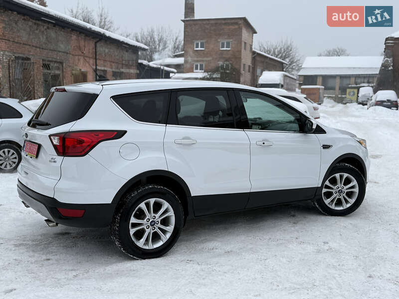Внедорожник / Кроссовер Ford Escape 2019 в Дубно