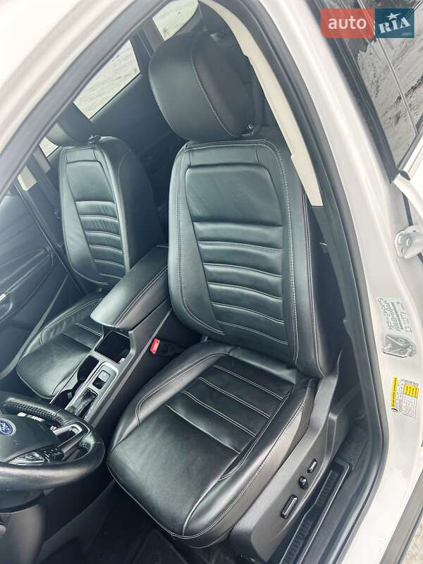 Позашляховик / Кросовер Ford Escape 2019 в Житомирі