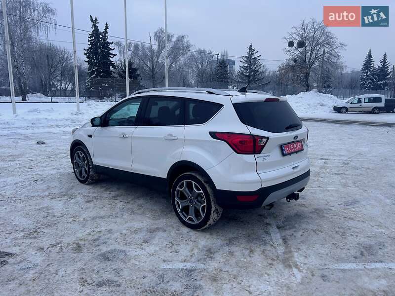 Позашляховик / Кросовер Ford Escape 2019 в Житомирі