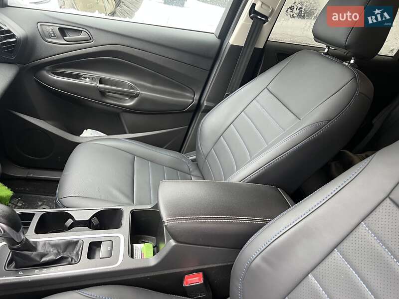 Позашляховик / Кросовер Ford Escape 2017 в Києві