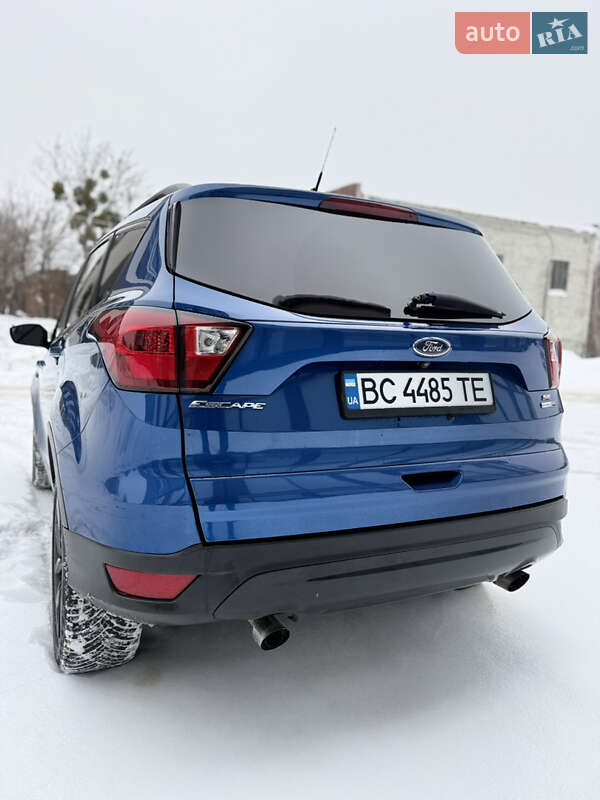 Позашляховик / Кросовер Ford Escape 2018 в Львові