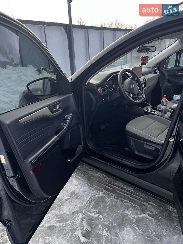 Позашляховик / Кросовер Ford Escape 2022 в Ужгороді